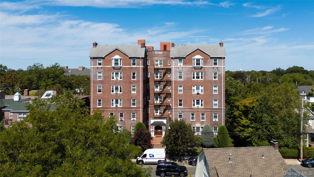 55 Grand Avenue # 3e, Rockville Centre