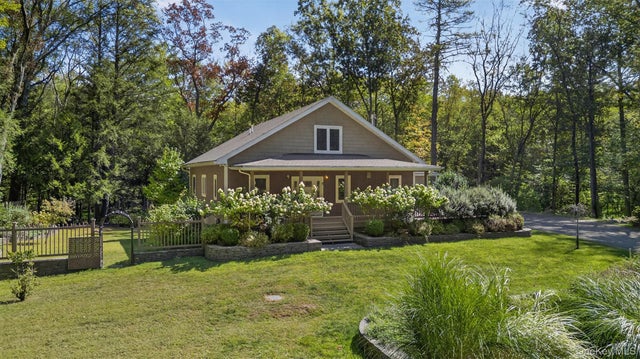 220 John Joy Road, Woodstock