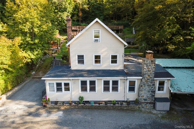 2 Juengstville Lane, Brewster