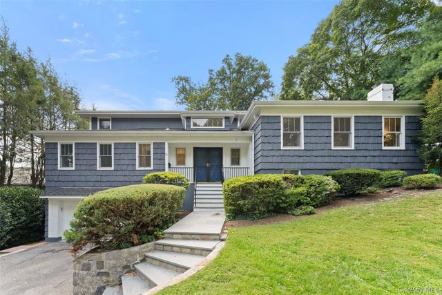 2 Locust Lane, Bronxville