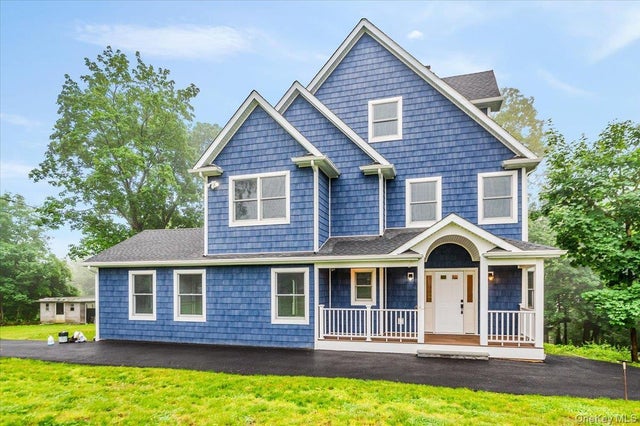 35 Summit Drive, Mahopac