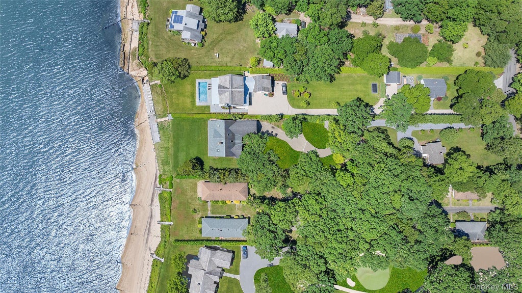 2100 Park Avenue, Mattituck