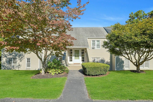 204 Holly Stream Court, Brewster