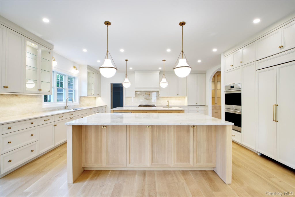 225 Brixton Road, Garden City