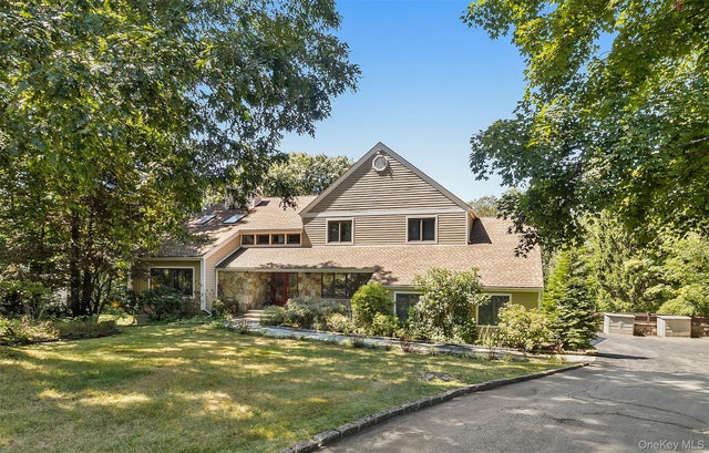12 Logging Road, Katonah
