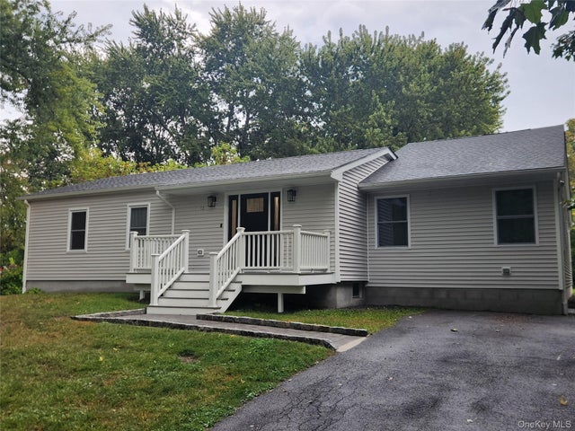 13 Maple Drive, Warwick