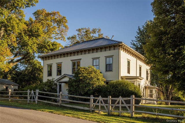 108 Wey Road, Rhinebeck