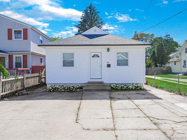 Photo of Listing #916043