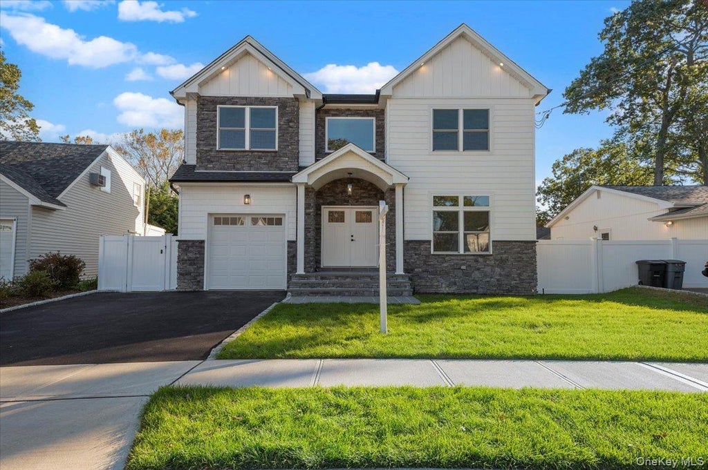 2282 Sycamore Place, Merrick