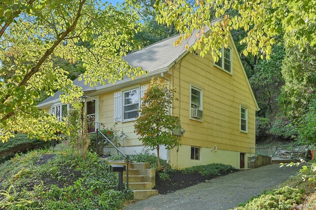 61 Snowden Avenue, Ossining