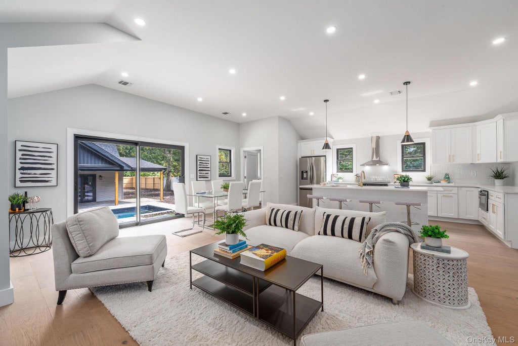 3420 Rocky Point Road, East Marion