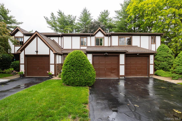 28 Amber Court, Poughkeepsie