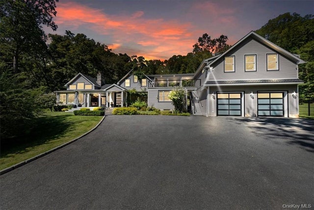 1570 Journeys End Road, Croton-on-Hudson