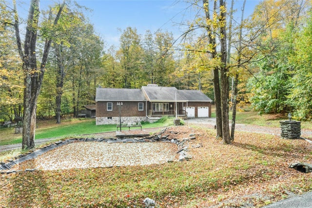 91 Decker Road, Ancram