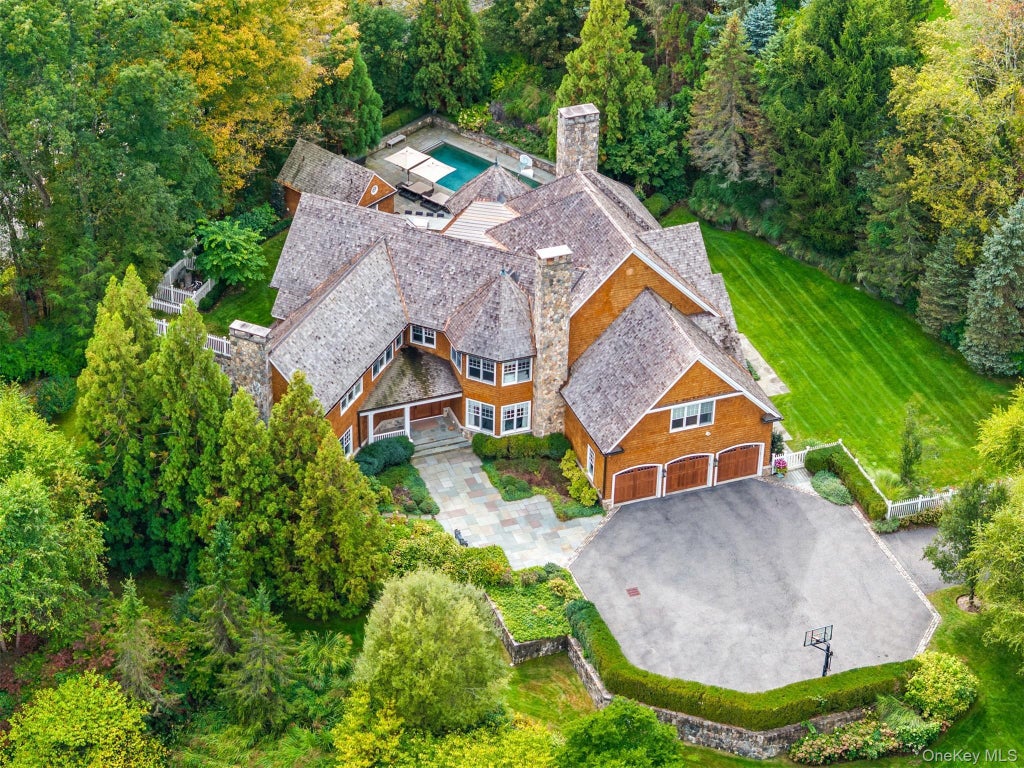 16 Wrights Mill Road, Armonk