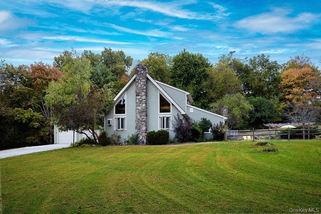 30 Velie Road, Lagrangeville