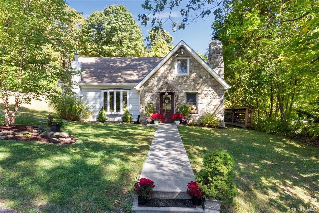 12 Philipse Road, Carmel