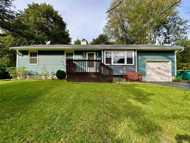 18 Cambridge Drive, Red Hook