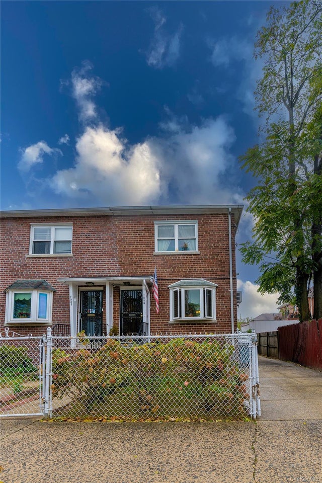 Photo of Listing #919771