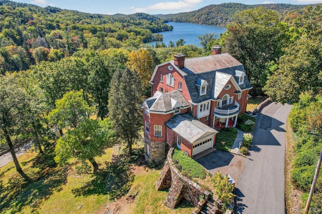 74 Tower Hill Loop E, Tuxedo Park