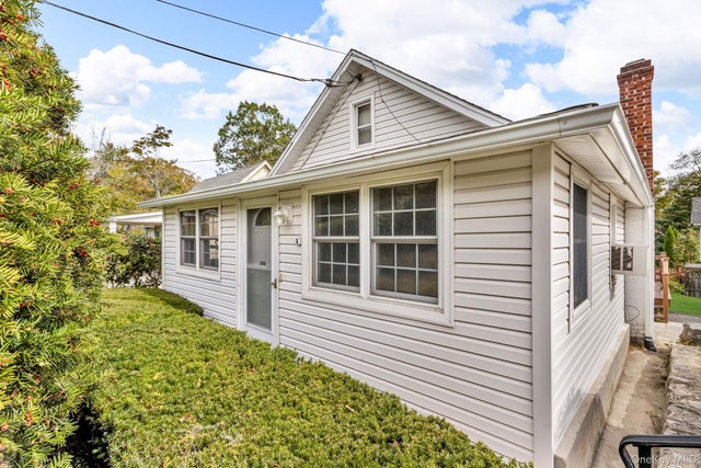 35 Entrance Way, Mahopac