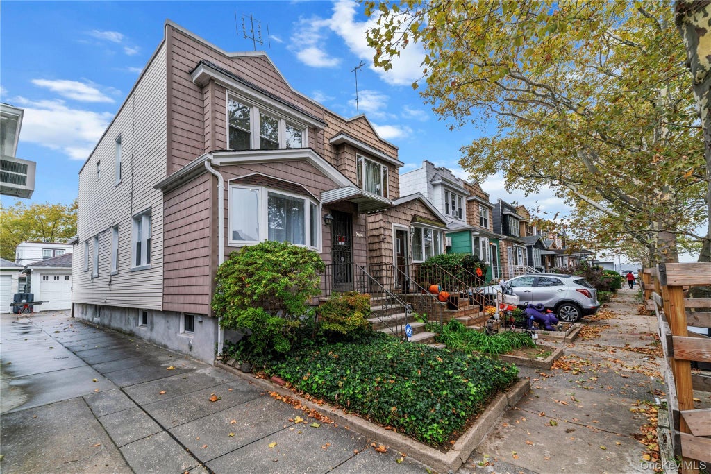 6924 67th Pl, Glendale