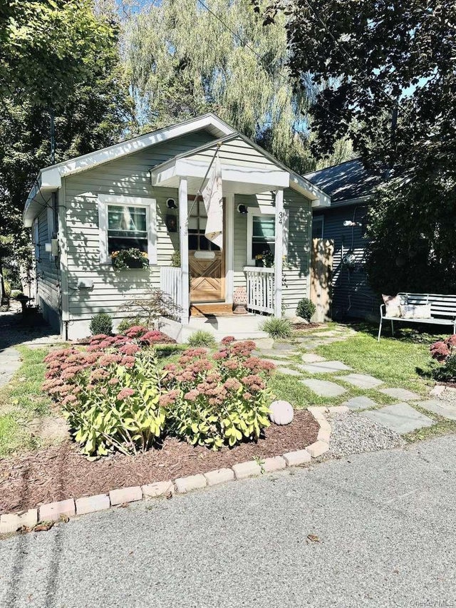 34 Cottage Lane, North Salem