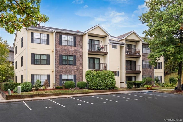 Photo of Listing #922411