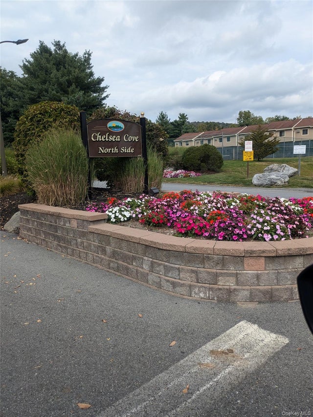 6905 Chelsea Cove N, Hopewell Junction