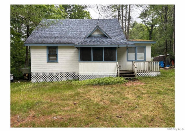 13 Eldridge Street S, Bethel