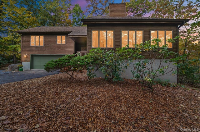 Photo of Listing #923355