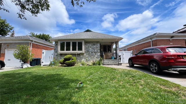 Photo of Listing #923765