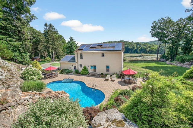 23 Barrett Pond Road Road, Cold Spring