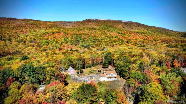 557 Oregon Trail, Walker Valley