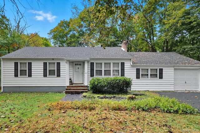 8 Walker Road, Poughkeepsie