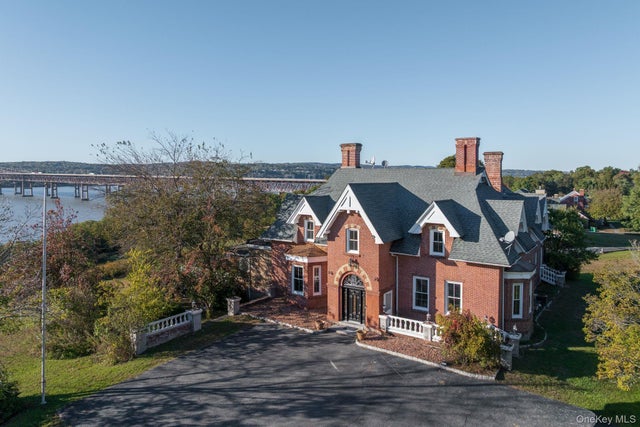 Photo of Listing #925727