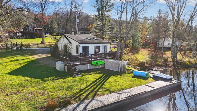 13 Redwood Lane, Swan Lake