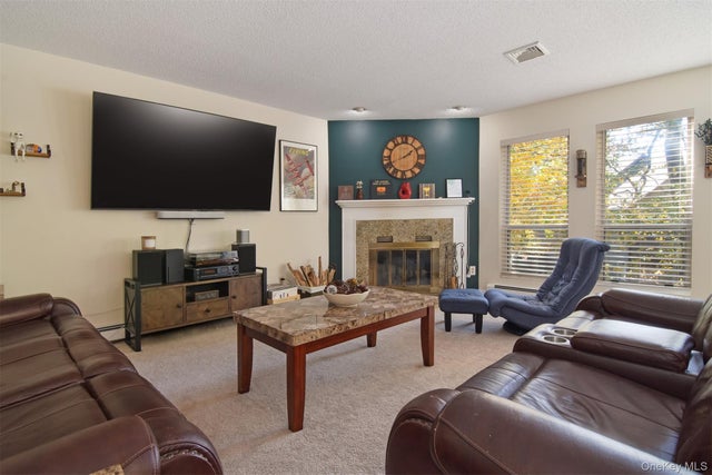 Photo of Listing #926511