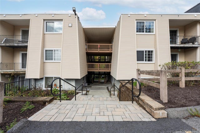 615 Fox Run Lane, Carmel