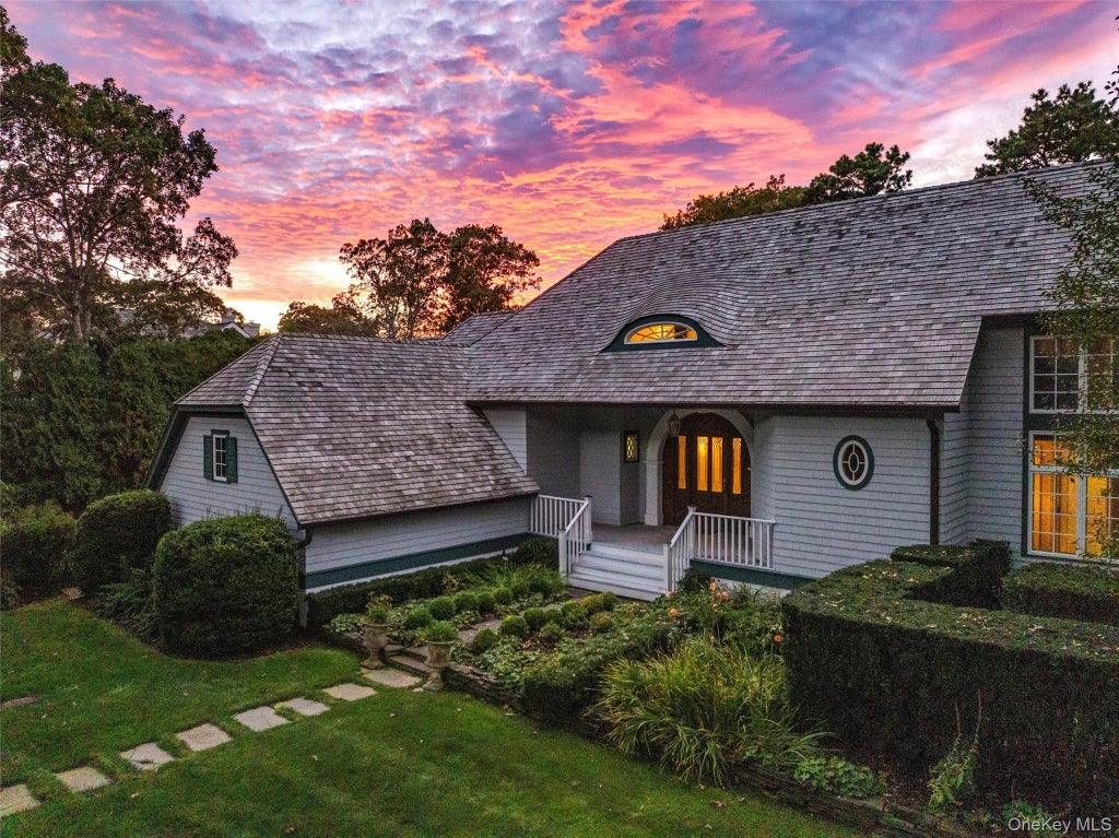 8 Fish Creek Lane, Remsenburg