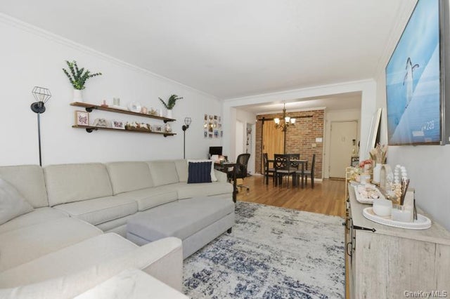 Photo of Listing #928320