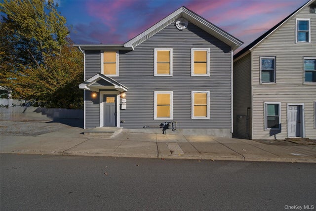 Photo of Listing #928654