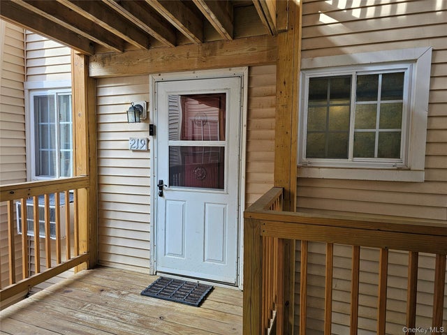 219 Fox Run Lane, Carmel