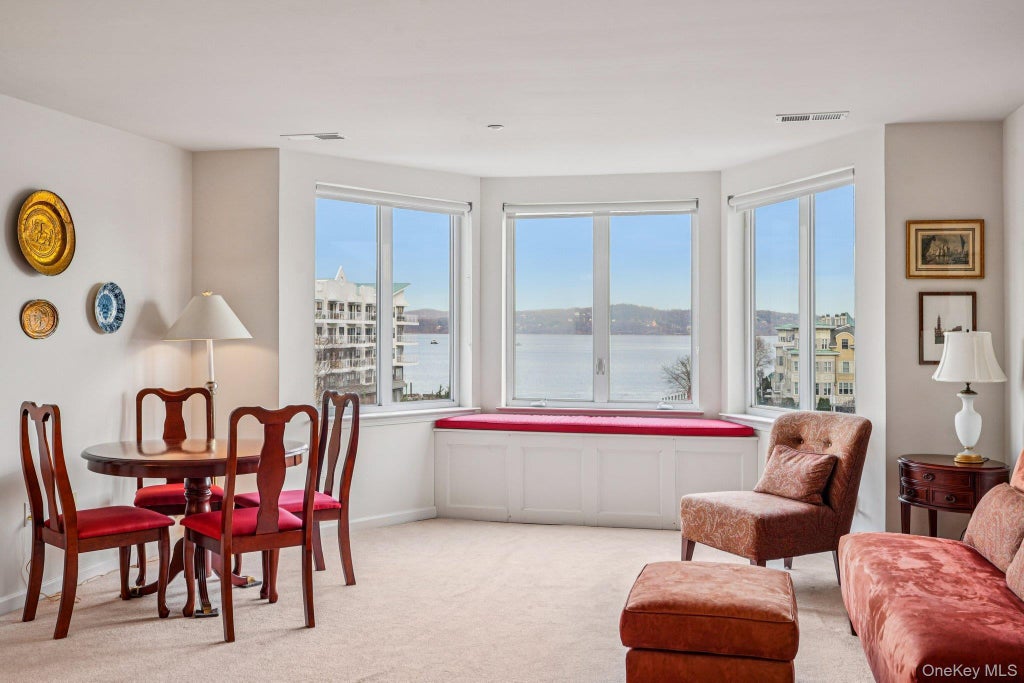 1316 Round Pointe Drive # 1316, Haverstraw