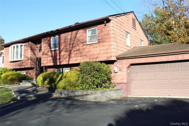 76 Friendly Road, Mahopac