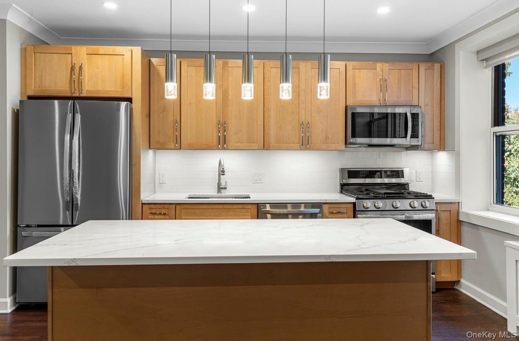 1133 Midland Avenue # 3d, Bronxville