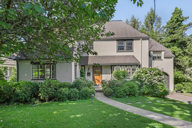 30 Studio Lane, Bronxville