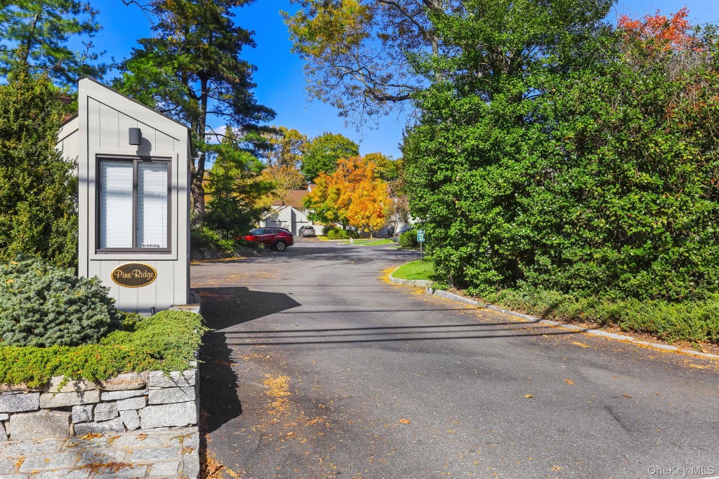 40 Pine Ridge Road, Larchmont