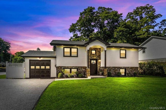 88 Spackenkill Road, Poughkeepsie