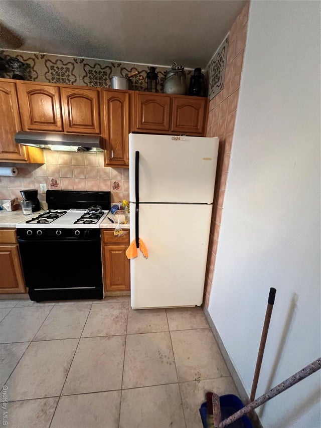 Photo of Listing #930134